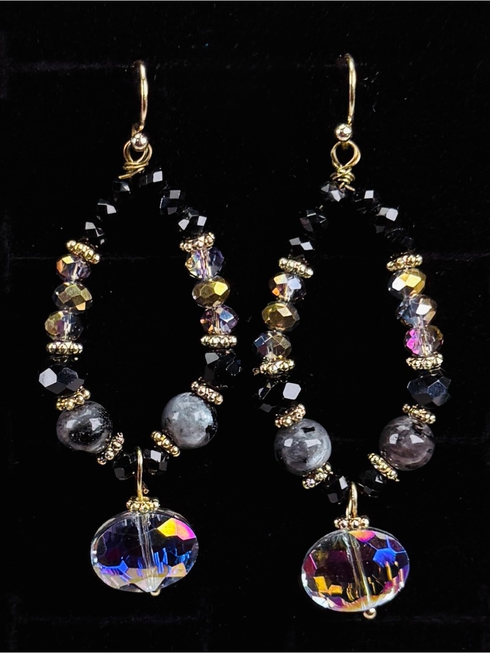 Gorgeous, goldtone, black colored reflective blank costume, pierced earrings